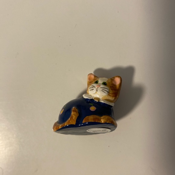 Wonderland Miniature Ornament - Cat - Picture 2 of 5